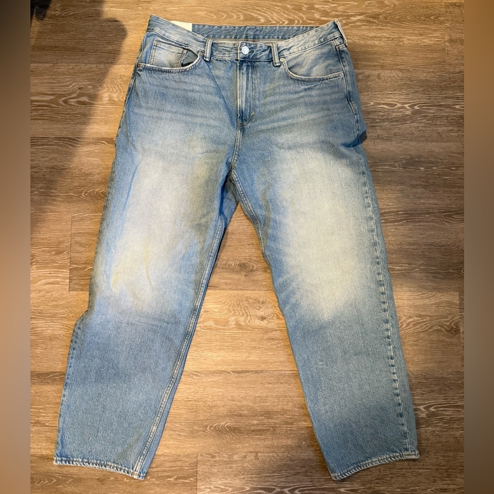 H&M Men's Straight Jeans in Faded Blue